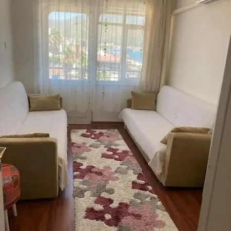 Sea View Flat By The Beach 公寓