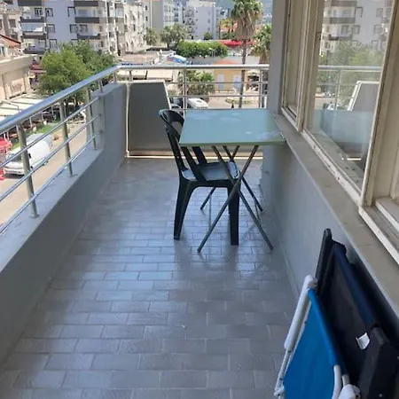 Sea View Flat By The Beach 公寓 马尔马里斯