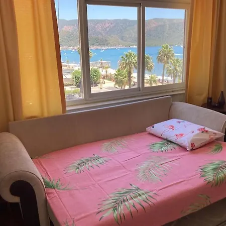 Daire Sea View Flat By The Beach