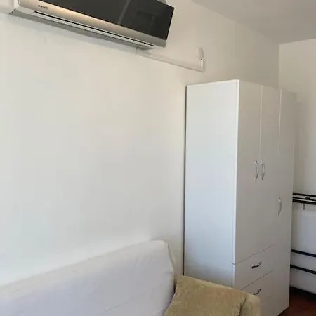 Daire Sea View Flat By The Beach
